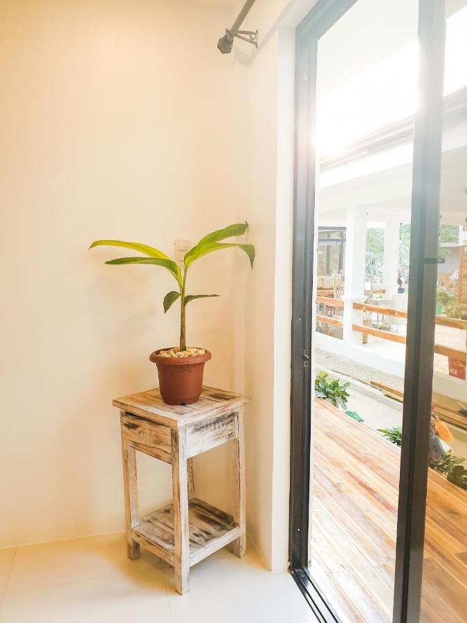 Hutch Lodging House 엘니도 외부 사진