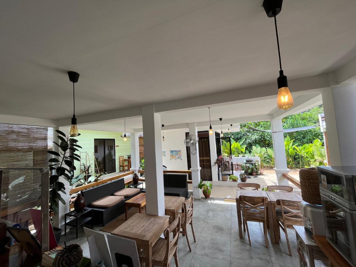 Hutch Lodging House 엘니도 외부 사진